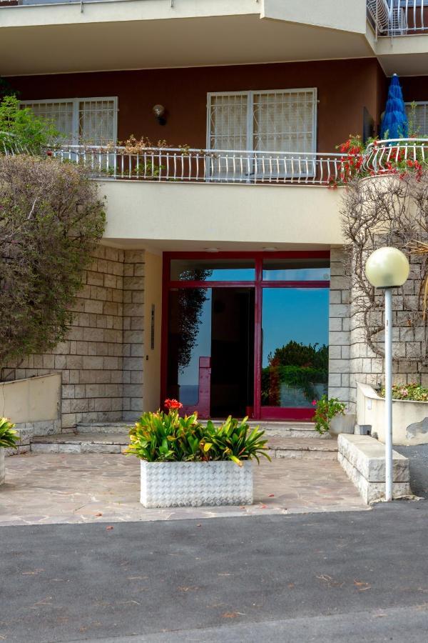 168B - La Terrazza Sul Mare, Casa A 10 Minuti Da Spiaggia, Parcheggio Privato Gratis Sanremo Exterior photo